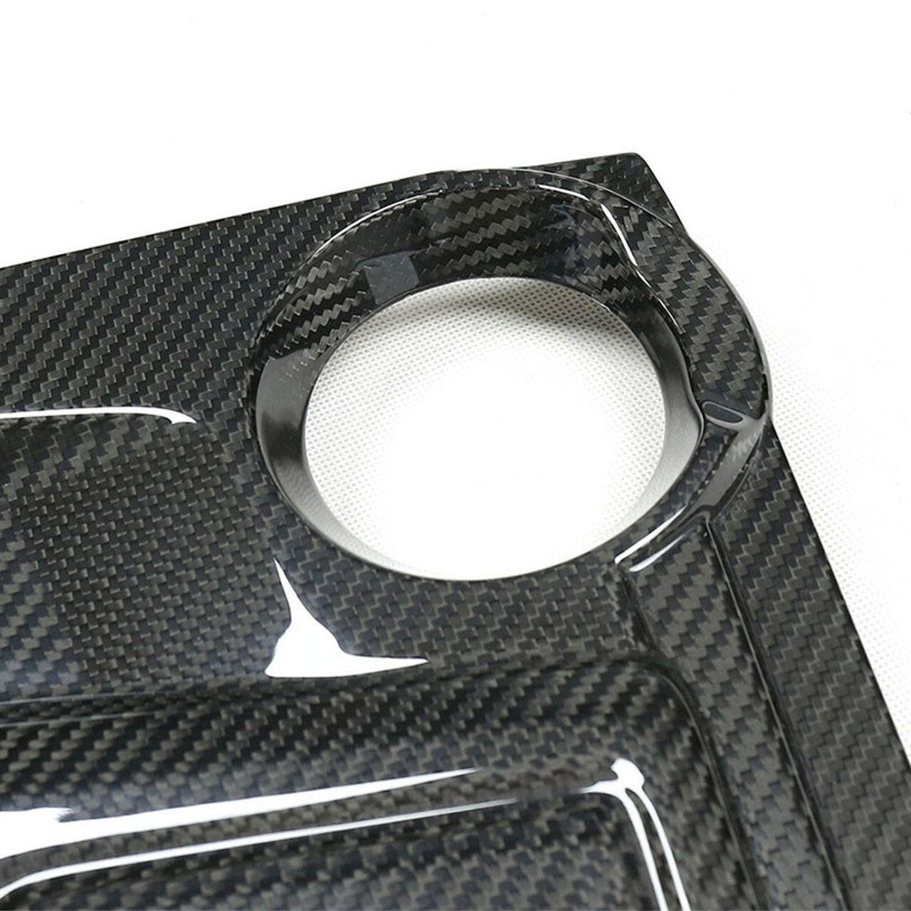 Carbon Fiber Engine Cover - F90 M5.