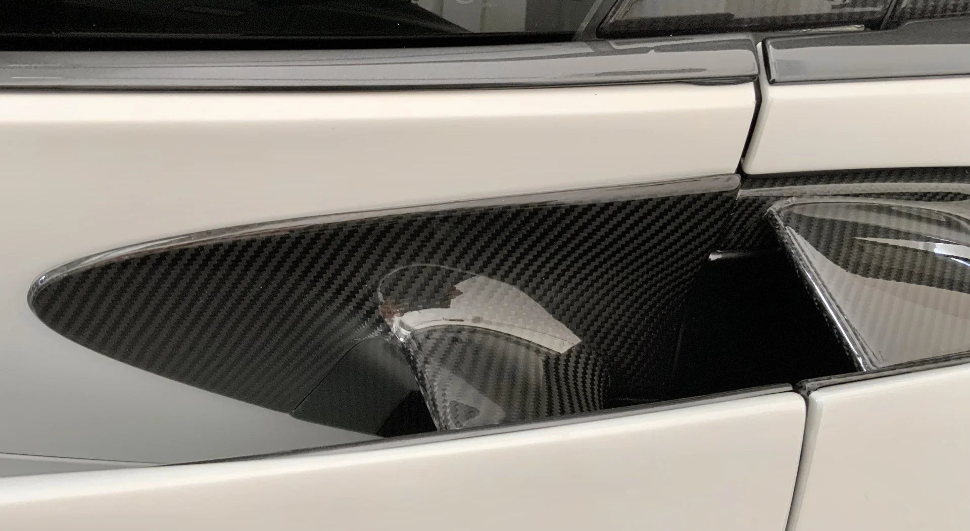 Carbon Fiber Door Handles - McLaren 720s.