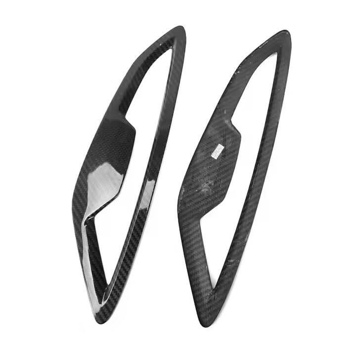 Carbon Fiber Side Vent Trim - G14/G15/G16 8 Series.