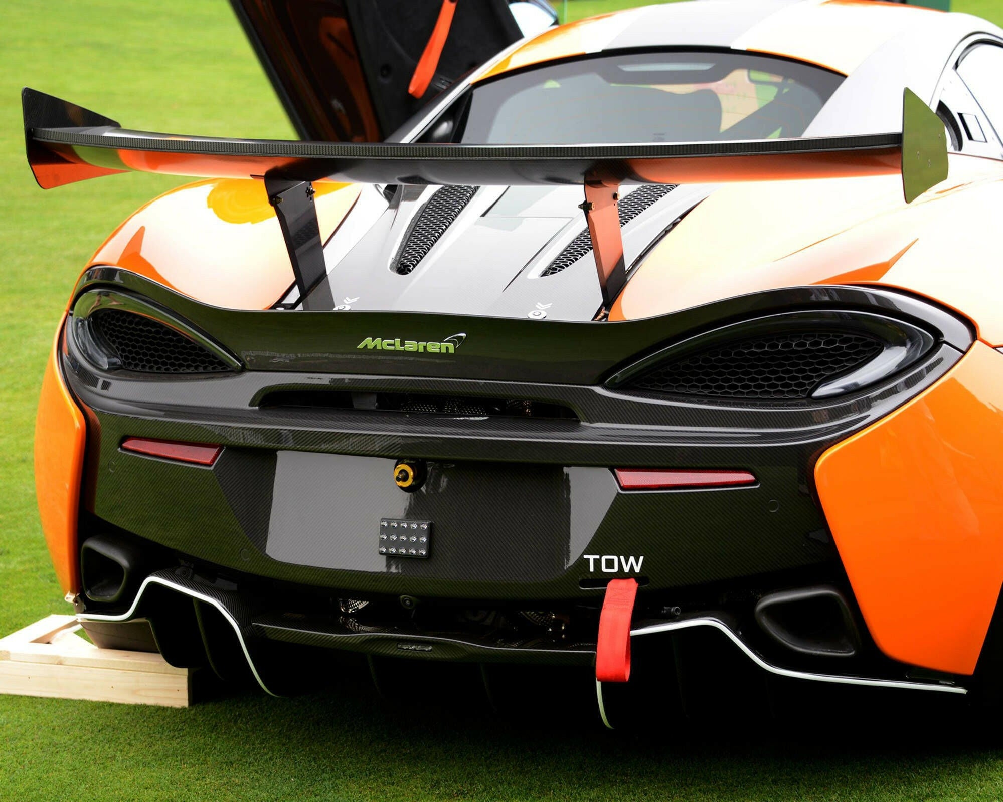 GT4 Style Carbon Fiber Wing - McLaren 570s.