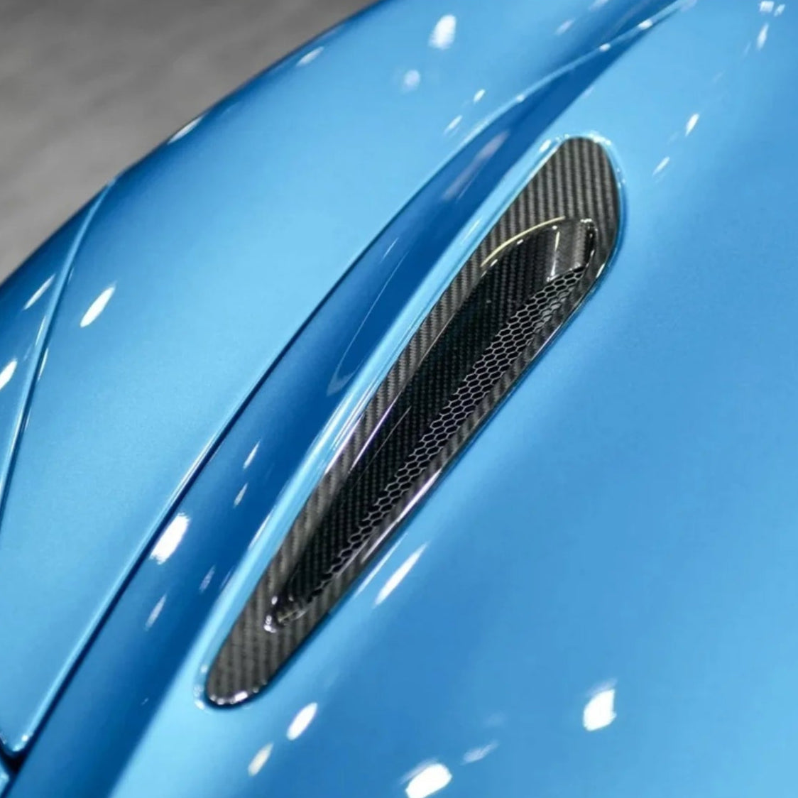 Carbon Fiber Hood Vent Trim - McLaren 720s
