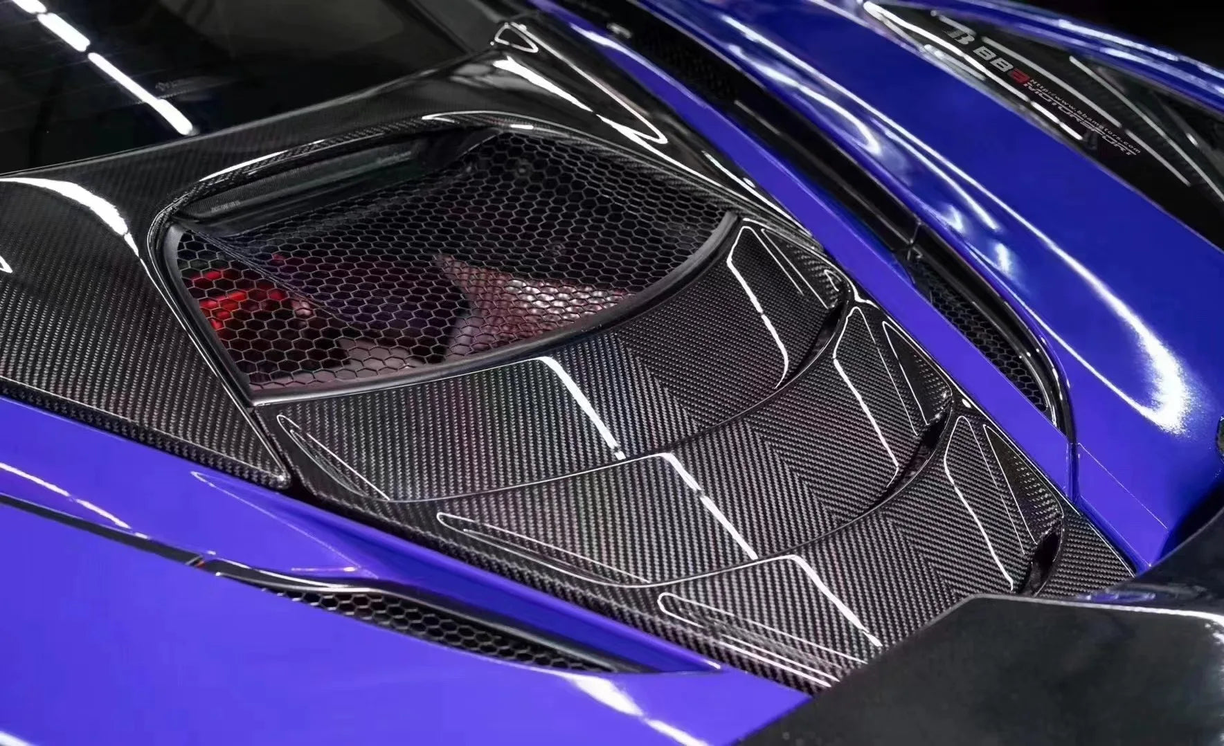 Carbon Fiber Rear Engine Cover - McLaren 720s.