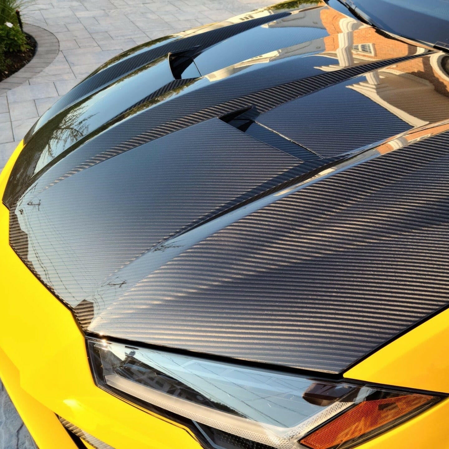TC Style Carbon Fiber Hood - Lamborghini Urus.