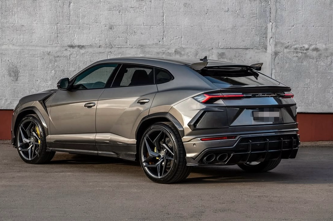 T.C Style Full Carbon Fiber Body Kit - Lamborghini Urus.
