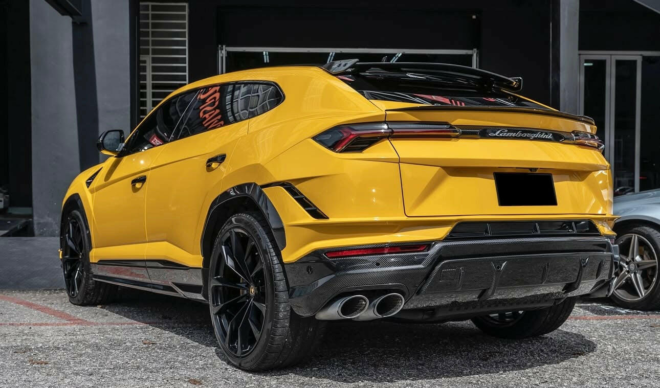 Carbon Fiber Upper Rear Spoiler - Lamborghini Urus.