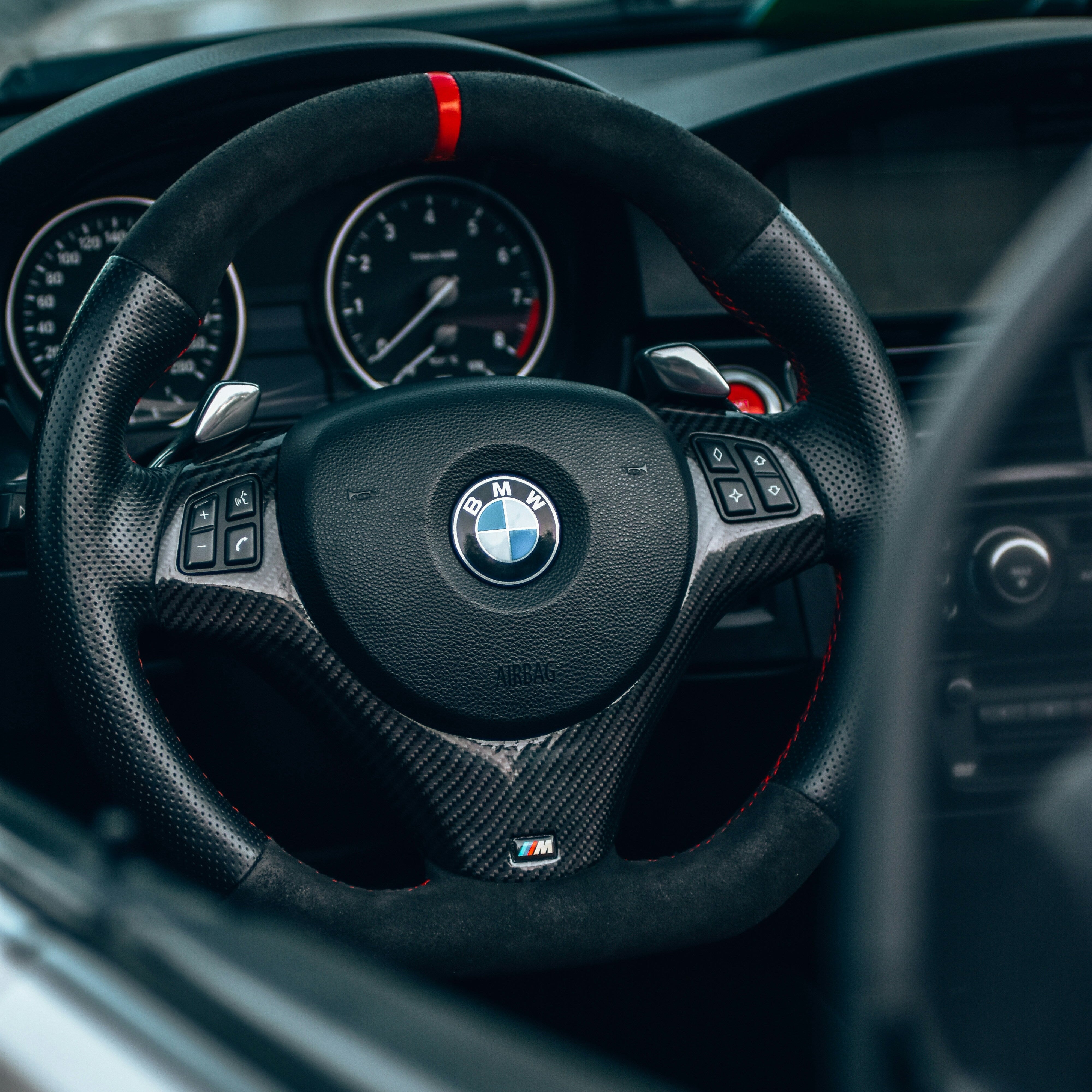 BMW E9X Fully Customizable Steering Wheel